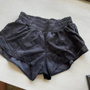 Lululemon Hotty hot shorts. 2.5 inch size 4 (camo)